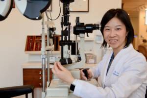 best eye doctor in Staten Island - Dr. Luna Xu